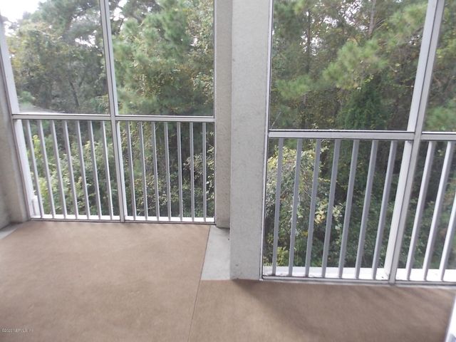 8290 GATE Parkway W 414, Jacksonville, FL 32216