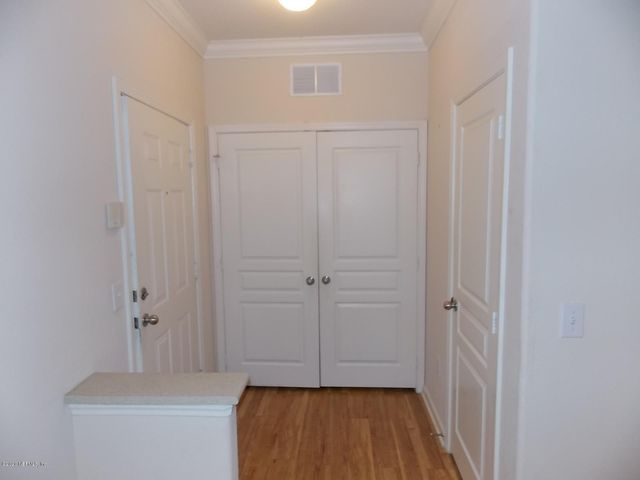 8290 GATE Parkway W 414, Jacksonville, FL 32216