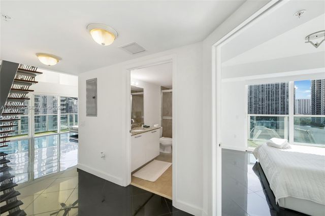 41 SE 5th St 1116, Miami, FL 33131