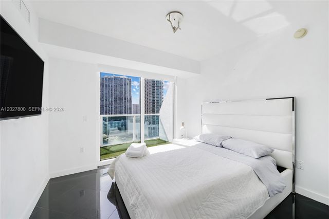 41 SE 5th St 1116, Miami, FL 33131