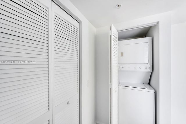 41 SE 5th St 1116, Miami, FL 33131
