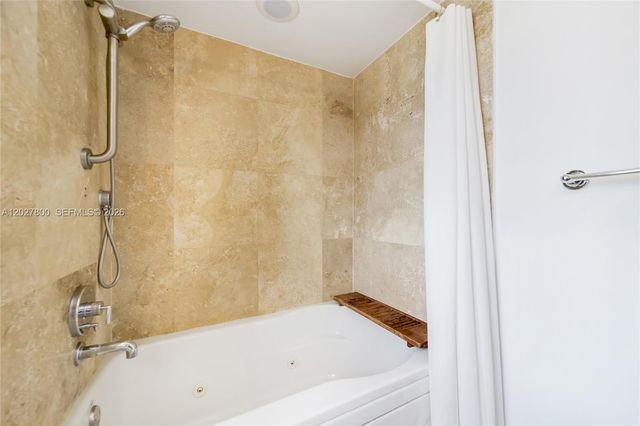 41 SE 5th St 1116, Miami, FL 33131