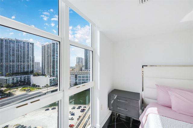 41 SE 5th St 1116, Miami, FL 33131