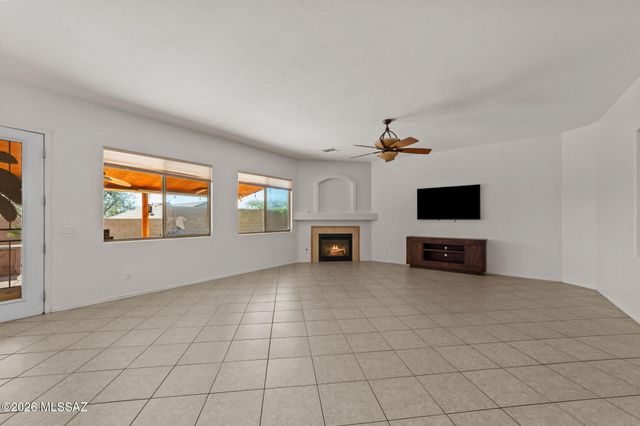 5821 W Aster Bloom Drive, Tucson, AZ 85735