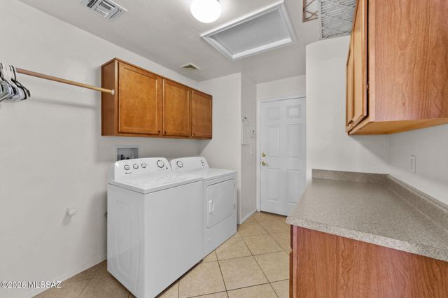 5821 W Aster Bloom Drive, Tucson, AZ 85735