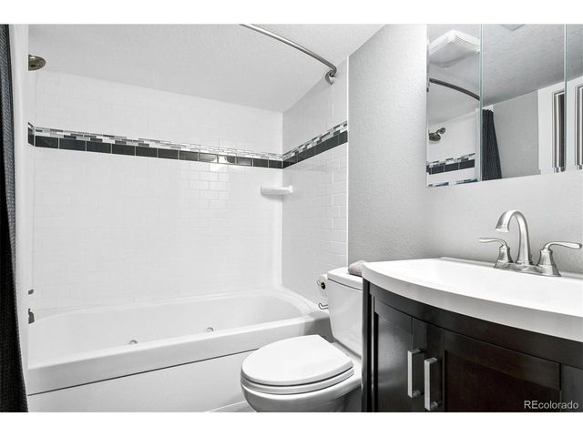 10633 Edgemont Ct, Highlands Ranch, CO 80129