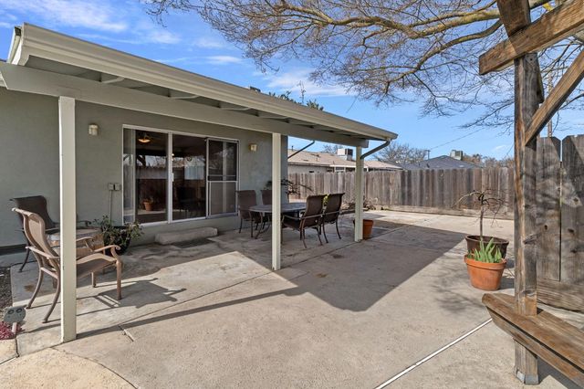 1428 Kent Way, Modesto, CA 95355