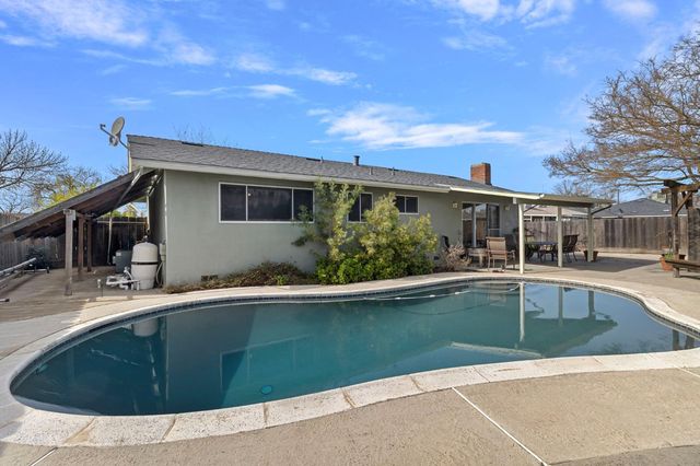 1428 Kent Way, Modesto, CA 95355