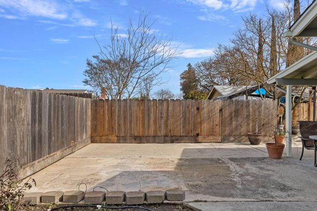 1428 Kent Way, Modesto, CA 95355