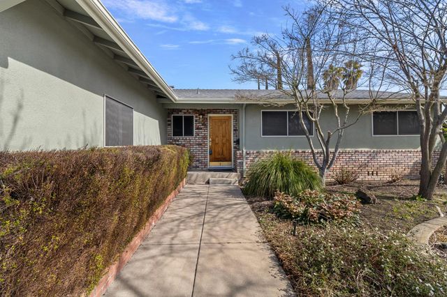 1428 Kent Way, Modesto, CA 95355