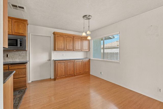 1428 Kent Way, Modesto, CA 95355