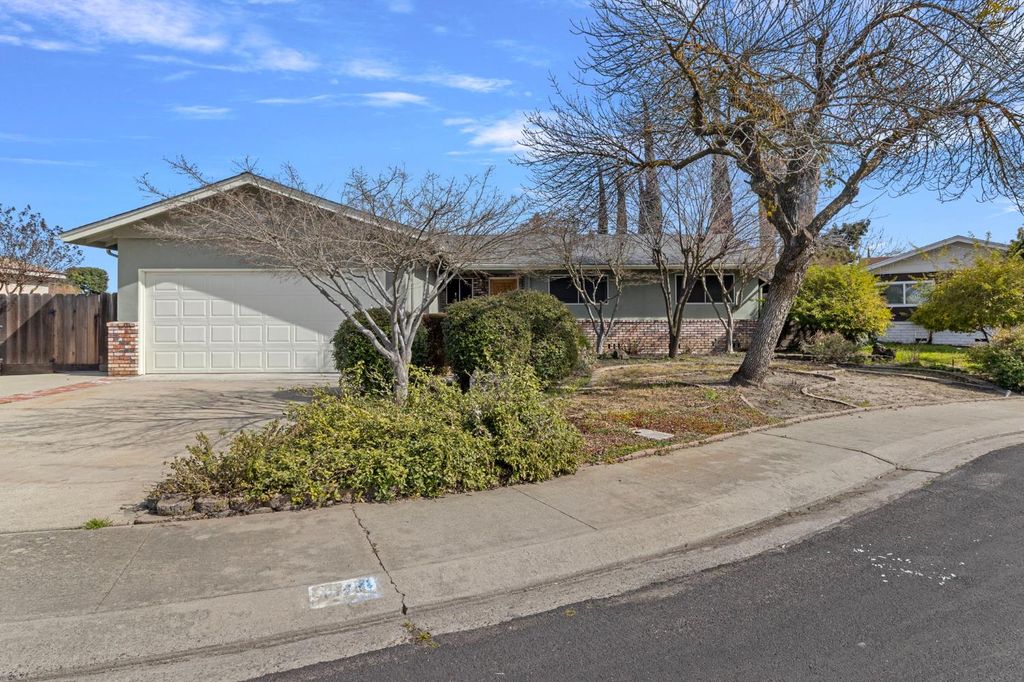 1428 Kent Way, Modesto, CA 95355