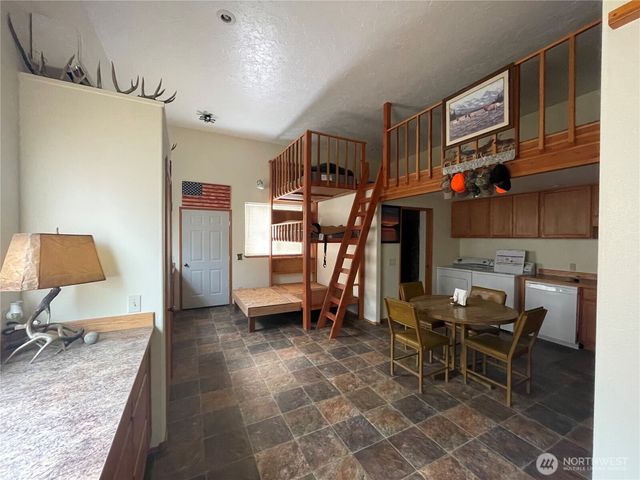 37855 Skyview Court N, Creston, WA 99147