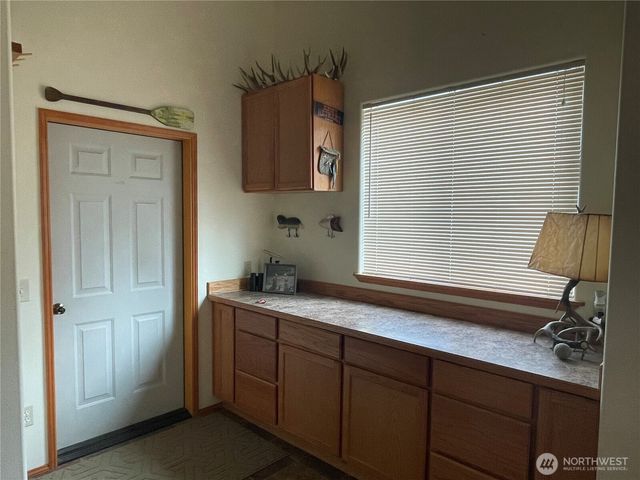 37855 Skyview Court N, Creston, WA 99147