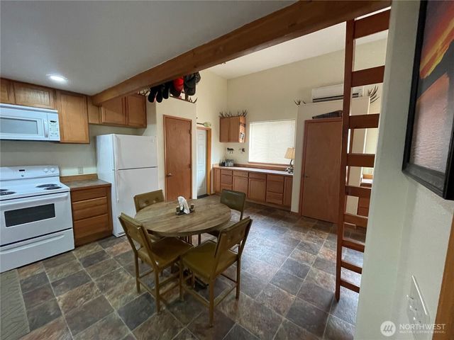 37855 Skyview Court N, Creston, WA 99147