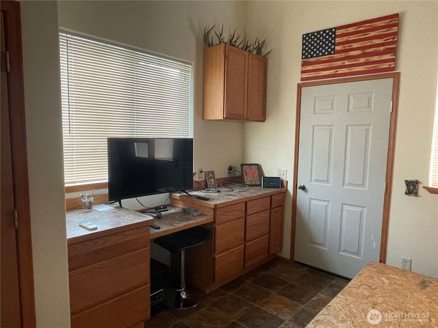 37855 Skyview Court N, Creston, WA 99147