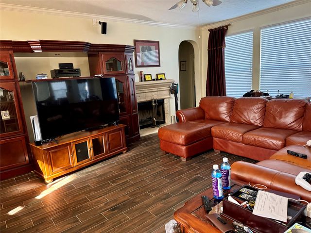 3419 Village Pond Lane, Fresno, TX 77545