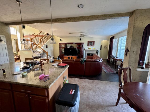 3419 Village Pond Lane, Fresno, TX 77545