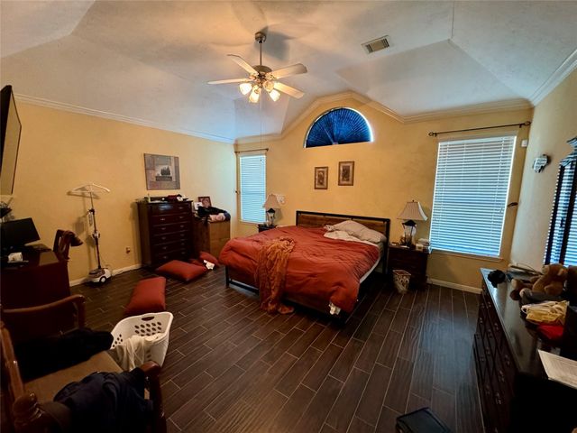 3419 Village Pond Lane, Fresno, TX 77545