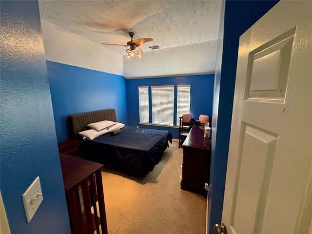 3419 Village Pond Lane, Fresno, TX 77545