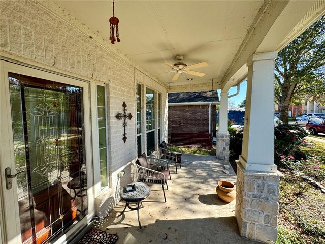 3419 Village Pond Lane, Fresno, TX 77545