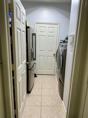 3419 Village Pond Lane, Fresno, TX 77545