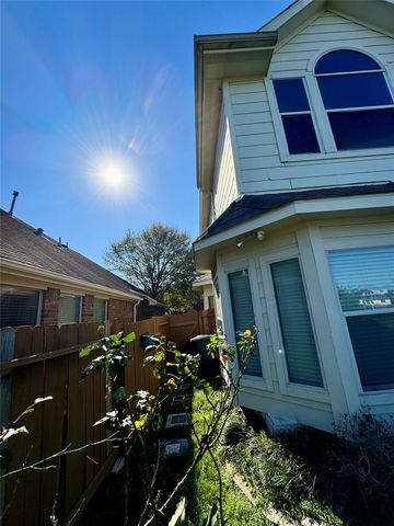 3419 Village Pond Lane, Fresno, TX 77545