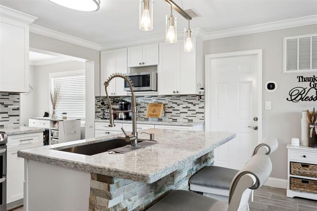 5780 86TH AVENUE N, Pinellas Park, FL 33782