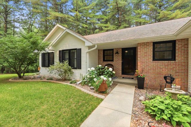 3673 POWDERHORN LANE, Suamico, WI 54173