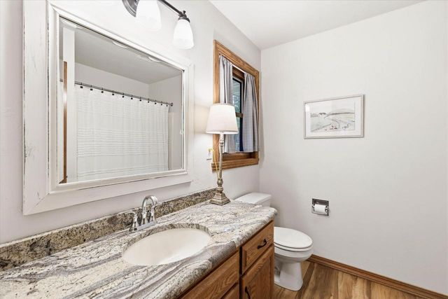 3673 POWDERHORN LANE, Suamico, WI 54173