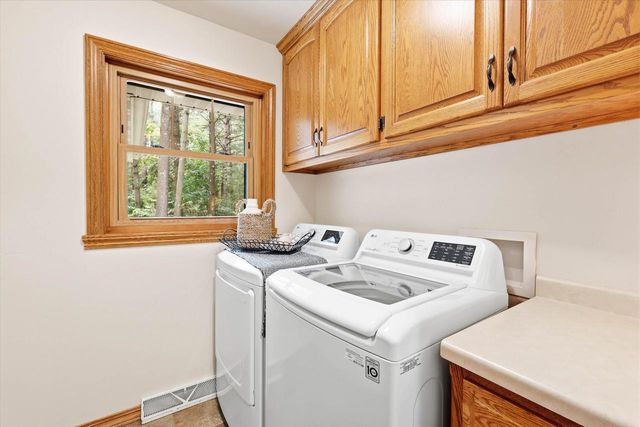 3673 POWDERHORN LANE, Suamico, WI 54173