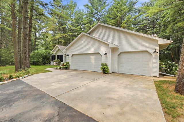3673 POWDERHORN LANE, Suamico, WI 54173