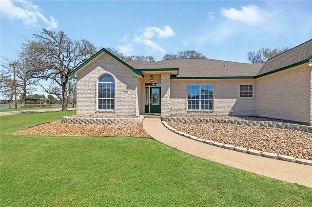 129 Lakeland Drive S, Hilltop Lakes, TX 77871
