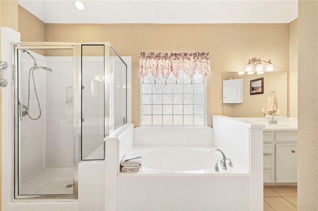 129 Lakeland Drive S, Hilltop Lakes, TX 77871