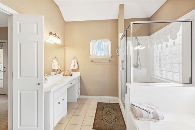 129 Lakeland Drive S, Hilltop Lakes, TX 77871