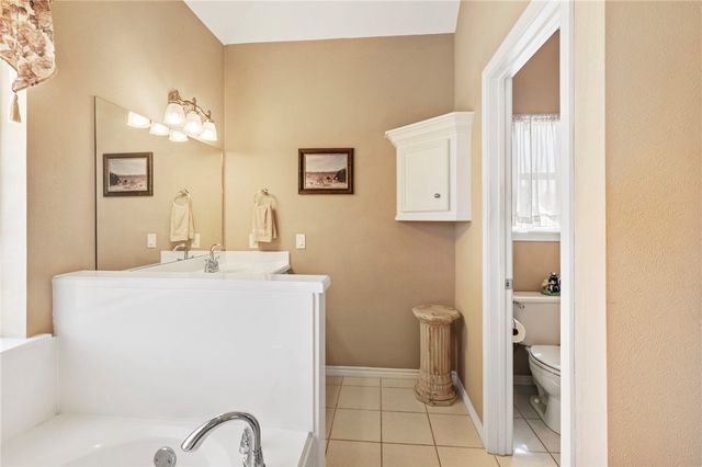 129 Lakeland Drive S, Hilltop Lakes, TX 77871