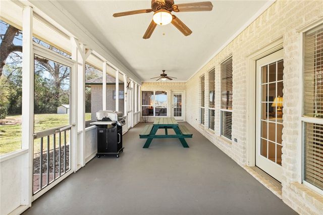 129 Lakeland Drive S, Hilltop Lakes, TX 77871