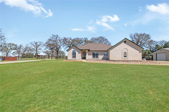 129 Lakeland Drive S, Hilltop Lakes, TX 77871