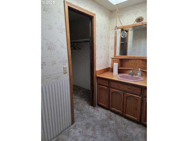 291 Se SHIGLEY St, Winston, OR 97496