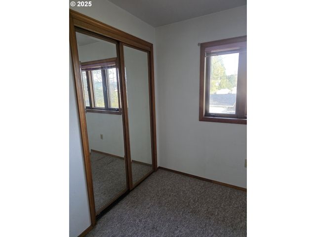 291 Se SHIGLEY St, Winston, OR 97496