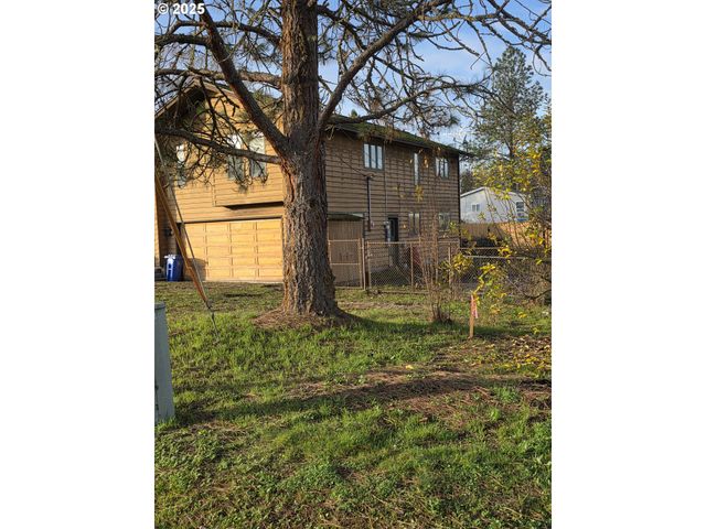 291 Se SHIGLEY St, Winston, OR 97496