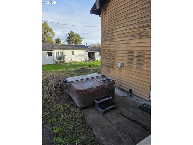 291 Se SHIGLEY St, Winston, OR 97496