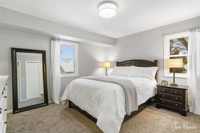 5760 Ivanrest Avenue, Wyoming, MI 49418