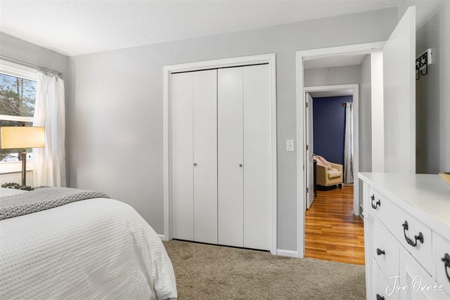 5760 Ivanrest Avenue, Wyoming, MI 49418