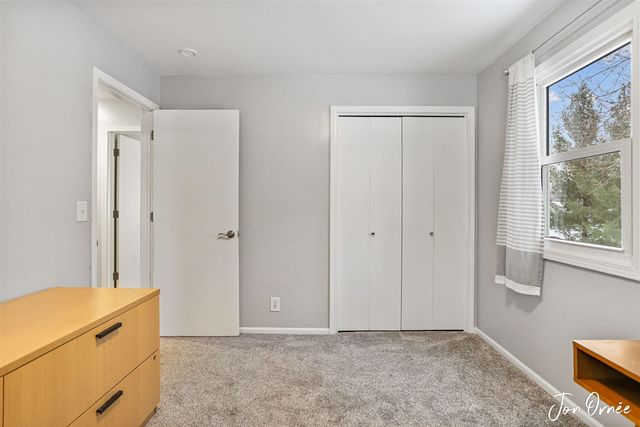 5760 Ivanrest Avenue, Wyoming, MI 49418