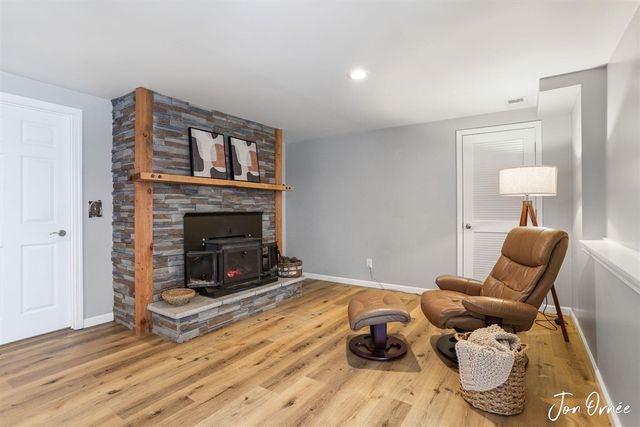 5760 Ivanrest Avenue, Wyoming, MI 49418