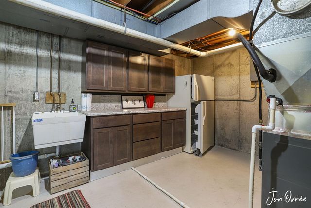 5760 Ivanrest Avenue, Wyoming, MI 49418