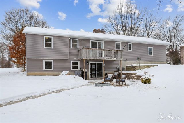 5760 Ivanrest Avenue, Wyoming, MI 49418