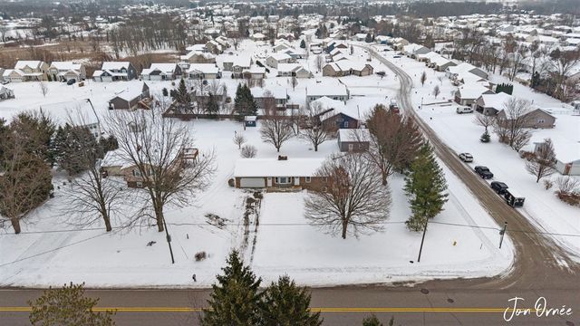 5760 Ivanrest Avenue, Wyoming, MI 49418