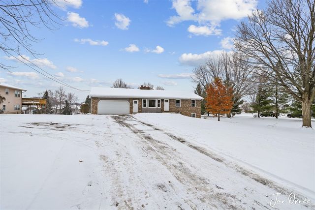 5760 Ivanrest Avenue, Wyoming, MI 49418